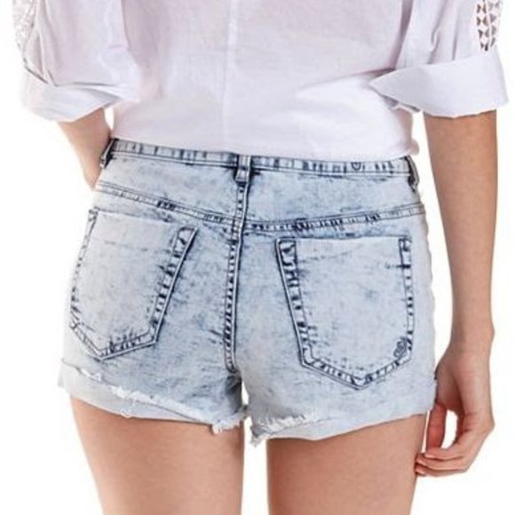 Light acid washed Denim Jean Shorts - Picture 3 of 7